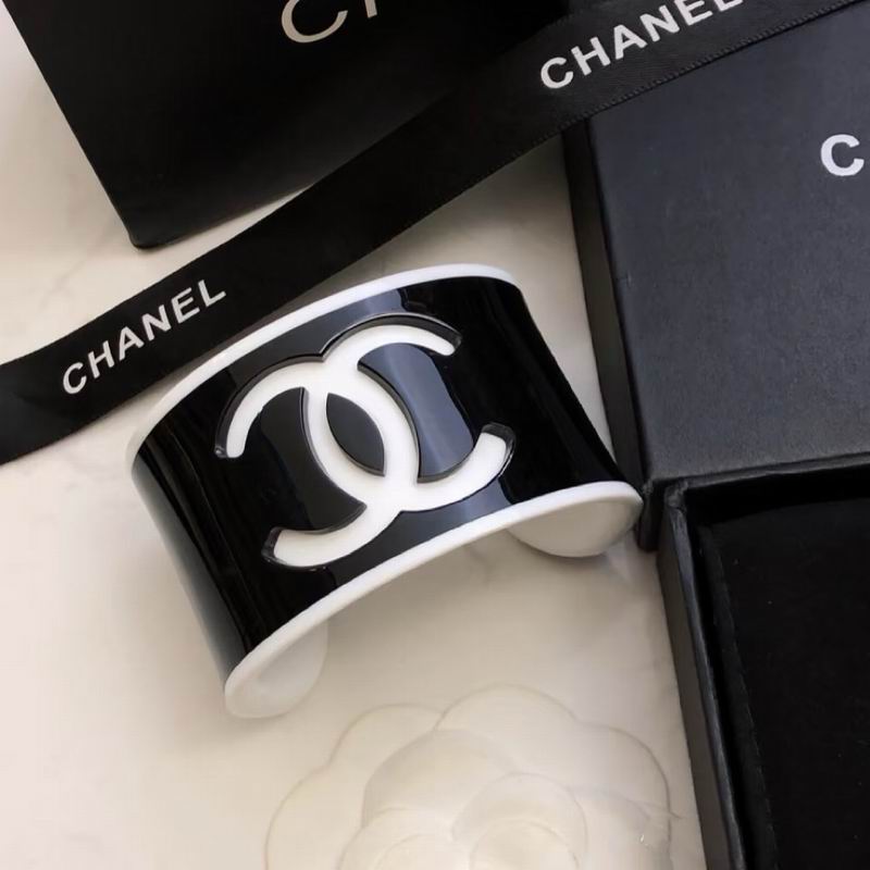 Chanel Bracelet 07yxs04